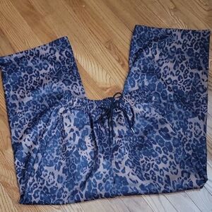 Chic Leopard Print Pants